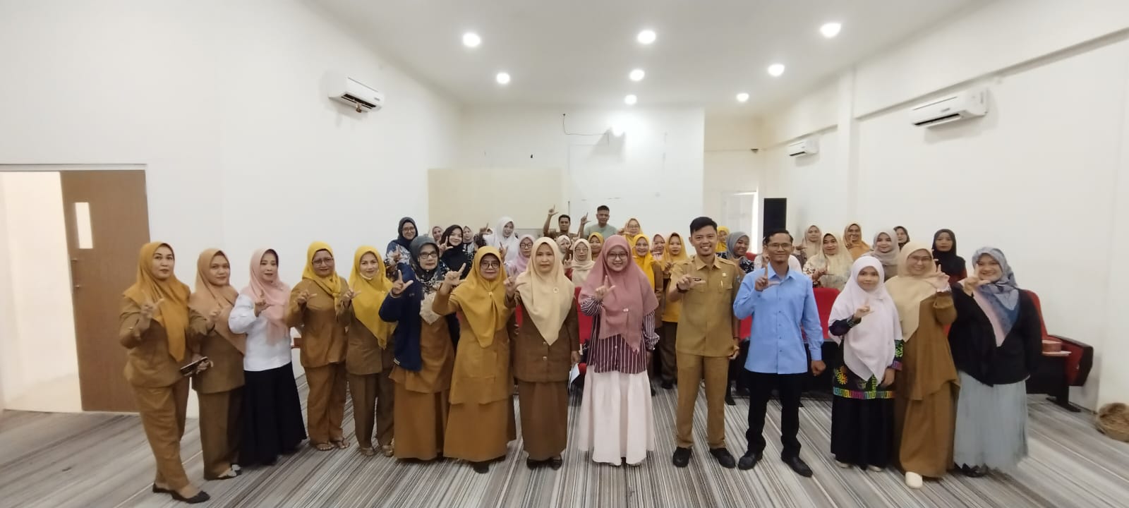 Pessel Tingkatkan Literasi Keluarga Melalui Program Membaca Nyaring bagi Orang Tua