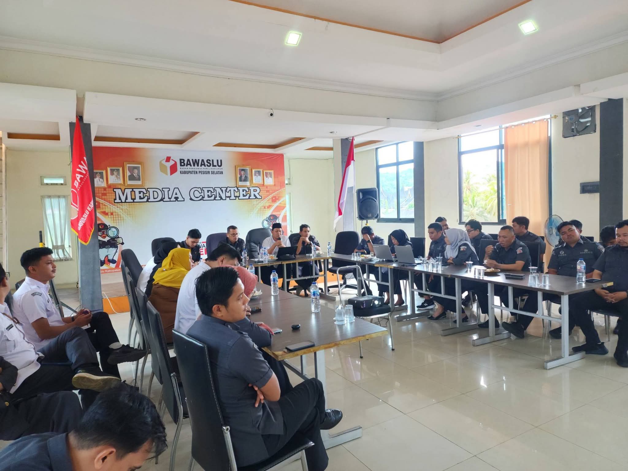 Bawaslu Pessel Perkuat Pemahaman Hukum Pemilu bagi Jajaran Internal