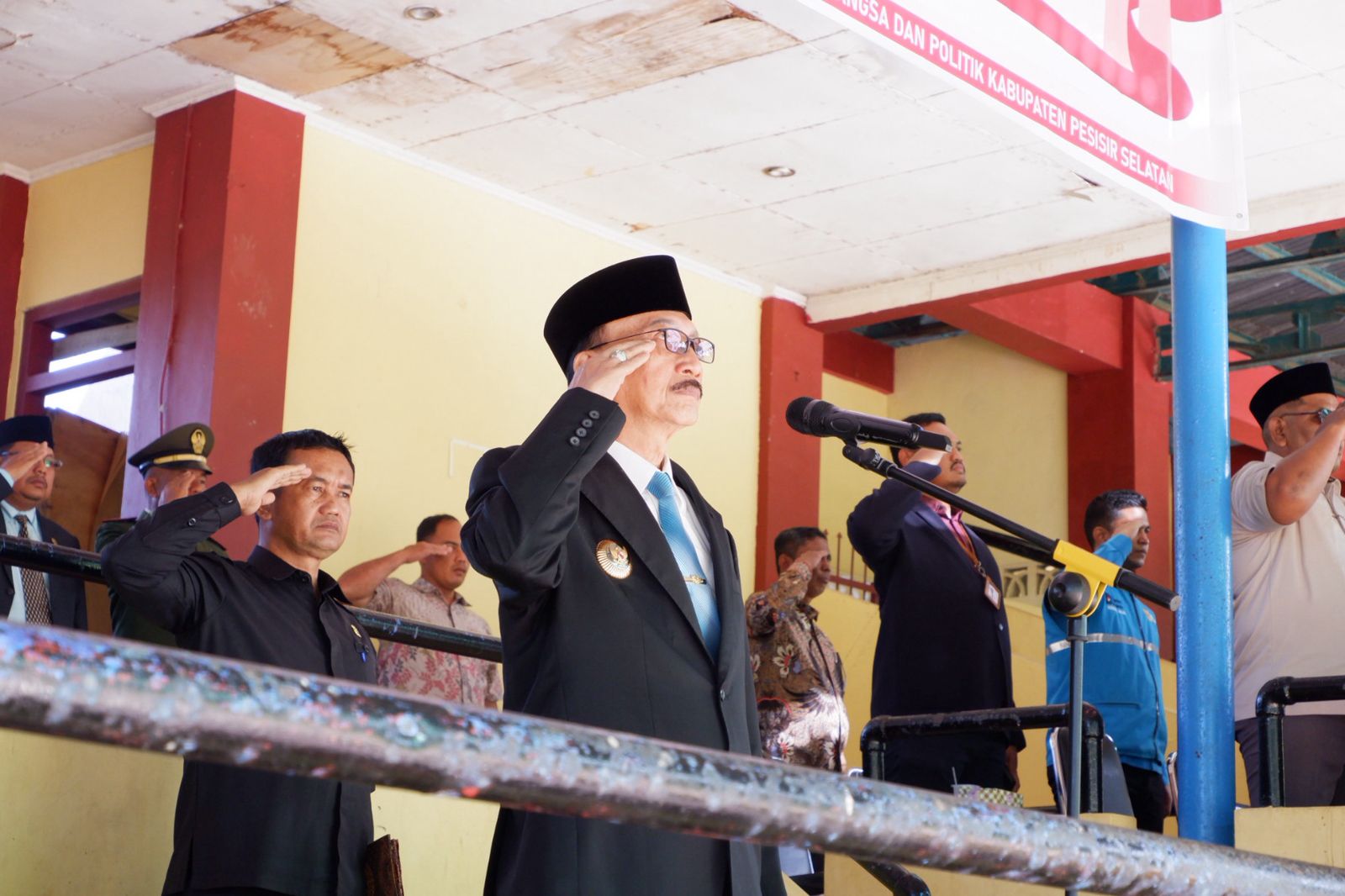 Pimpin Upacara Hari Lahir Pancasila, Bupati Hendrajoni: Pancasila Pemersatu Bangsa dan Fondasi Perdamaian Dunia