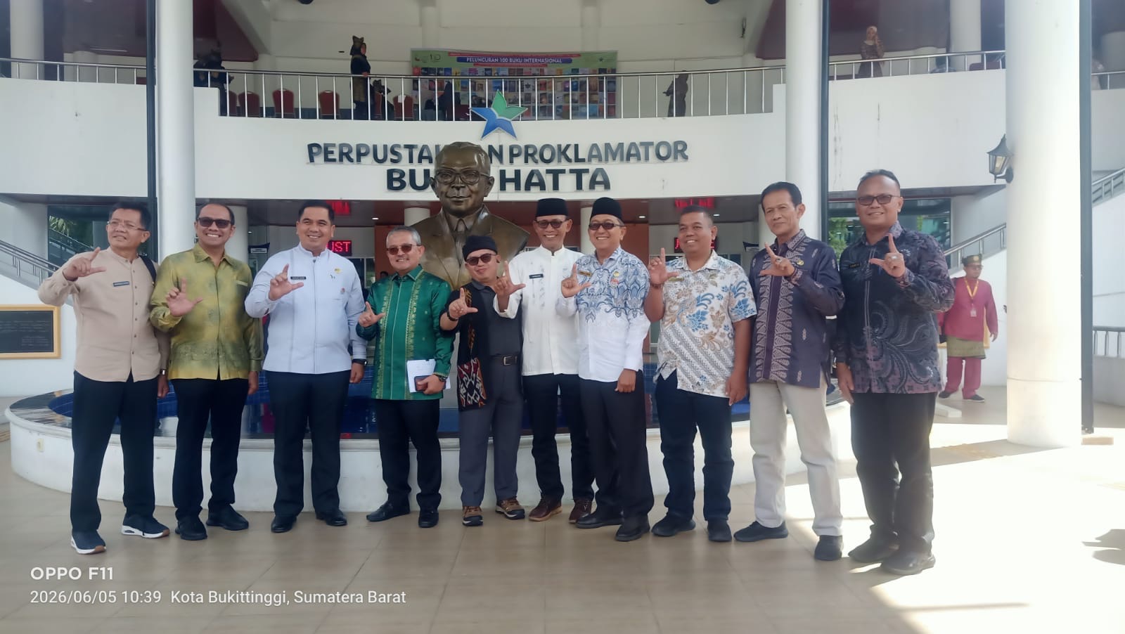Kepala Dinas Perpustakaan dan Arsip Pessel Hadiri Seminar Kebudayaan IMLF