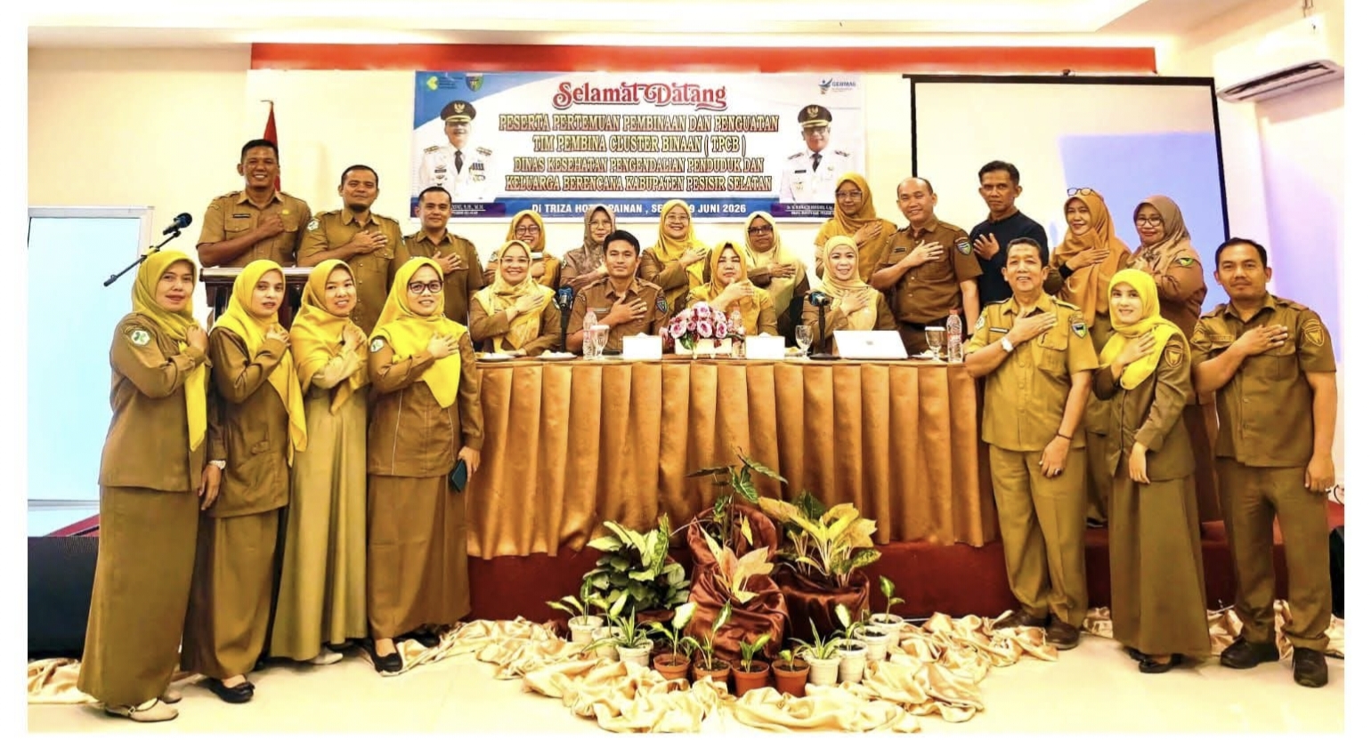 Dinkes PPKB Gelar Pertemuan Pembinaan dan Penguatan Tim Pembina Cluster Binaan