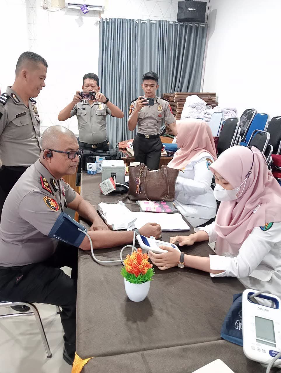 Dukung Bakti Kesehatan Hari Bhayangkara ke-80, RSUD M. Zein Painan dan PMI Pessel Himpun 20 Kantong Darah