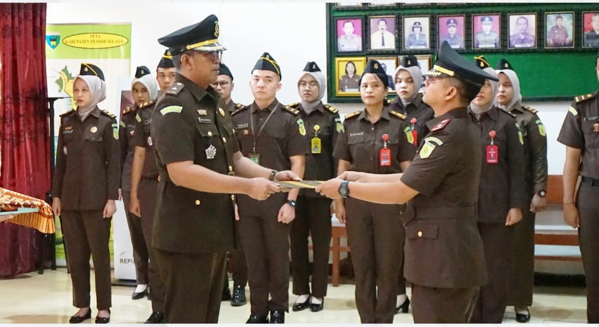 Kajari Pesisir Selatan Lantik Gugi Dolansyah   Sebagai Kepala Cabang Kejari Balai Selasa