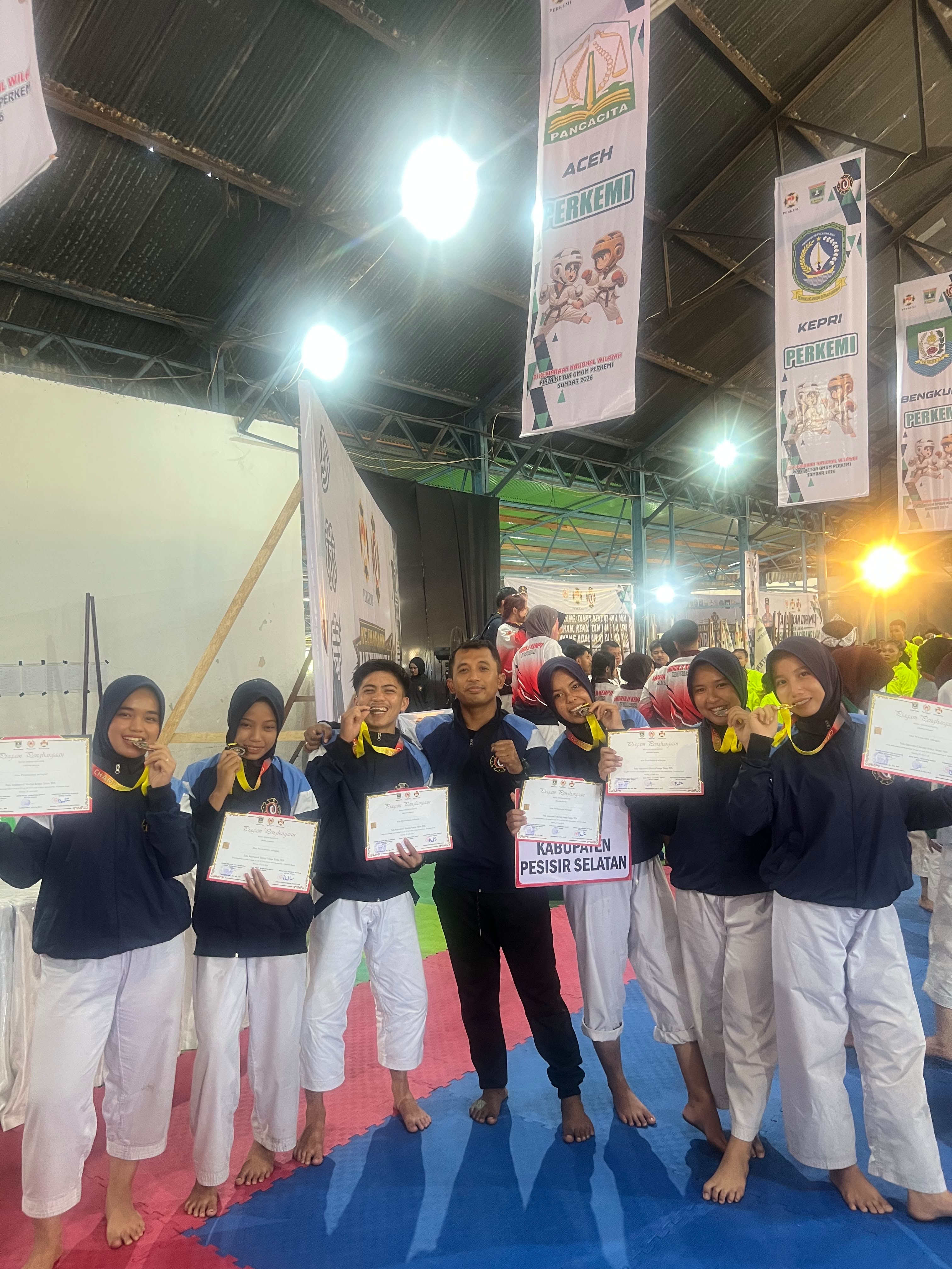Bukan Kaleng-Kaleng! Kenshi Pessel Sabet 1 Emas dan 5 Perunggu di Kejurnas Kempo Sawahlunto 2026