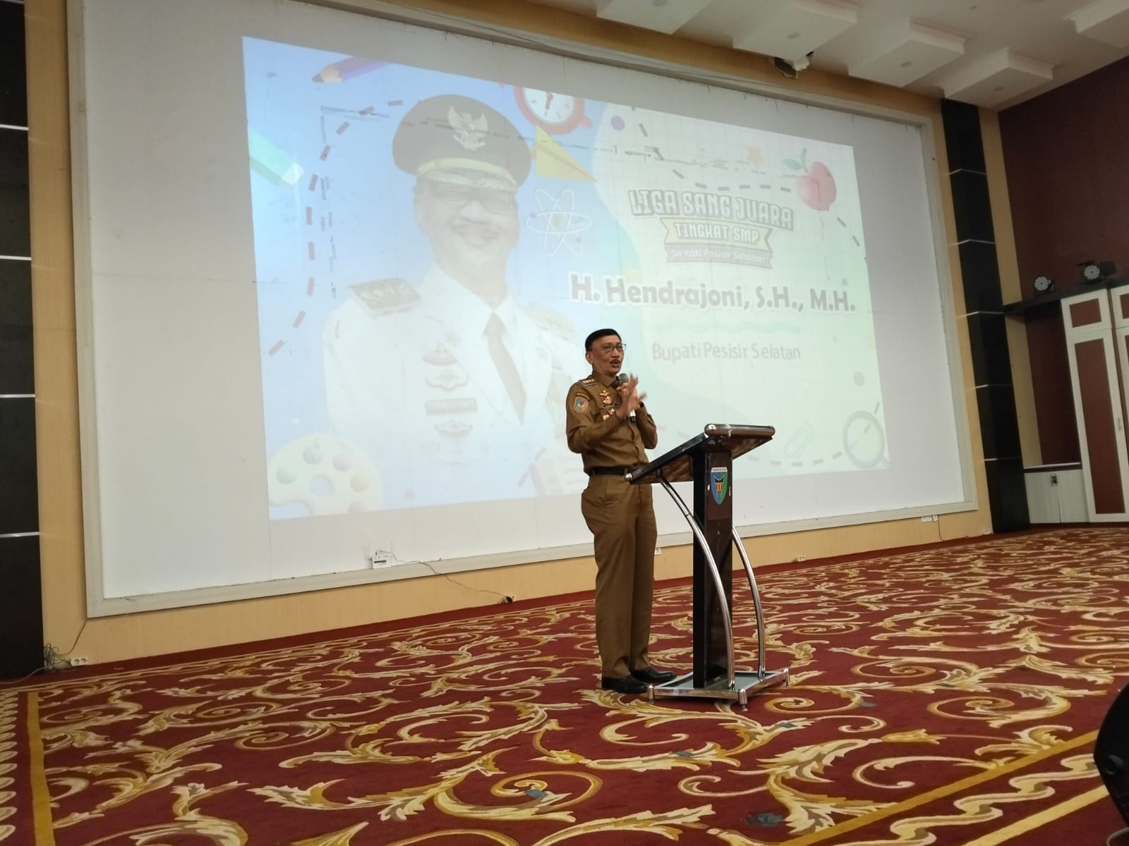 Hendrajoni ke Kepsek dan Guru: Jangan Sibuk Cari Proyek, Fokus Mengajar!