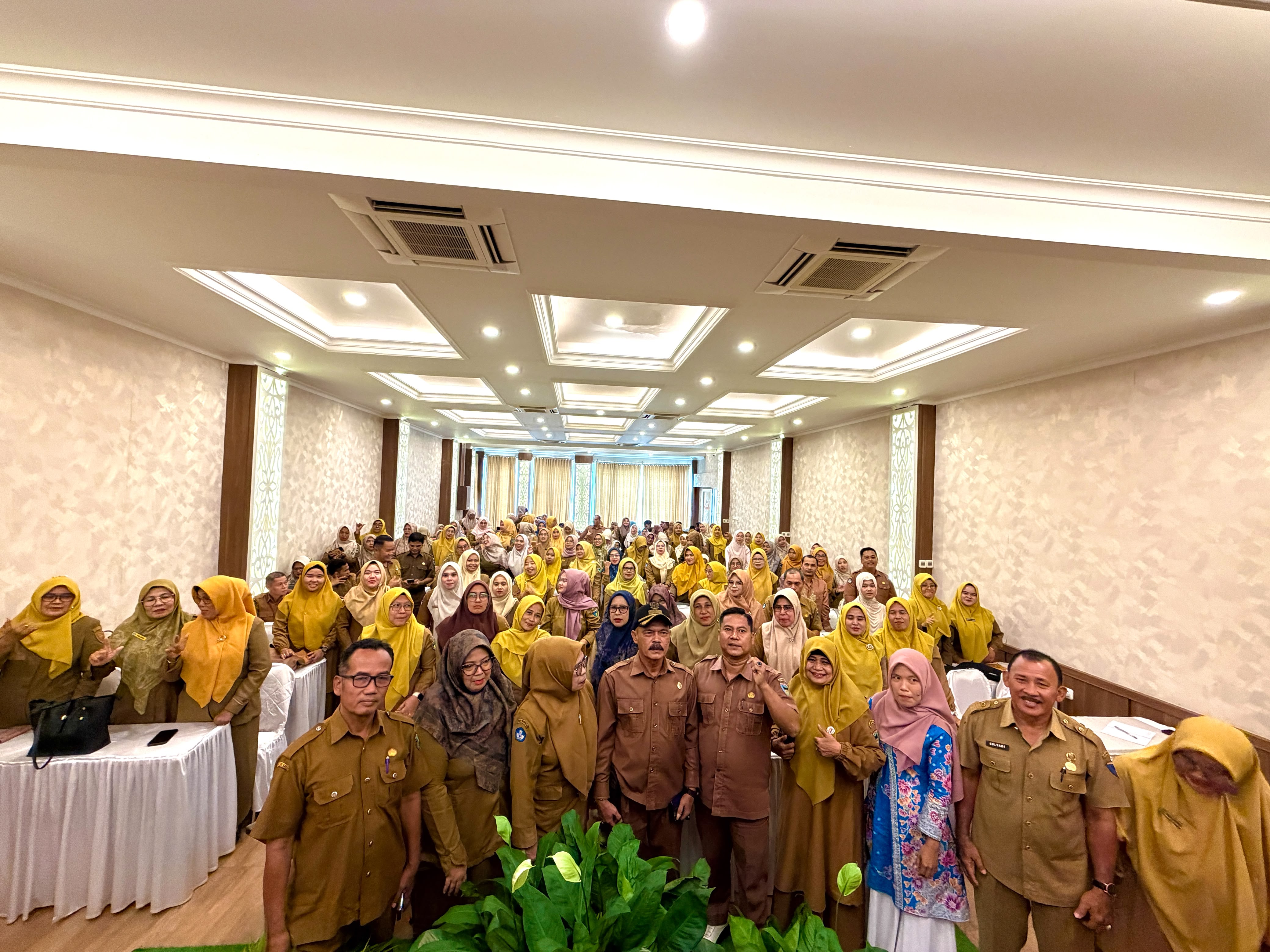 Ratusan Guru dan Kepala Sekolah di Koto XI Tarusan Siapkan Kurikulum Pembelajaran Masa Depan