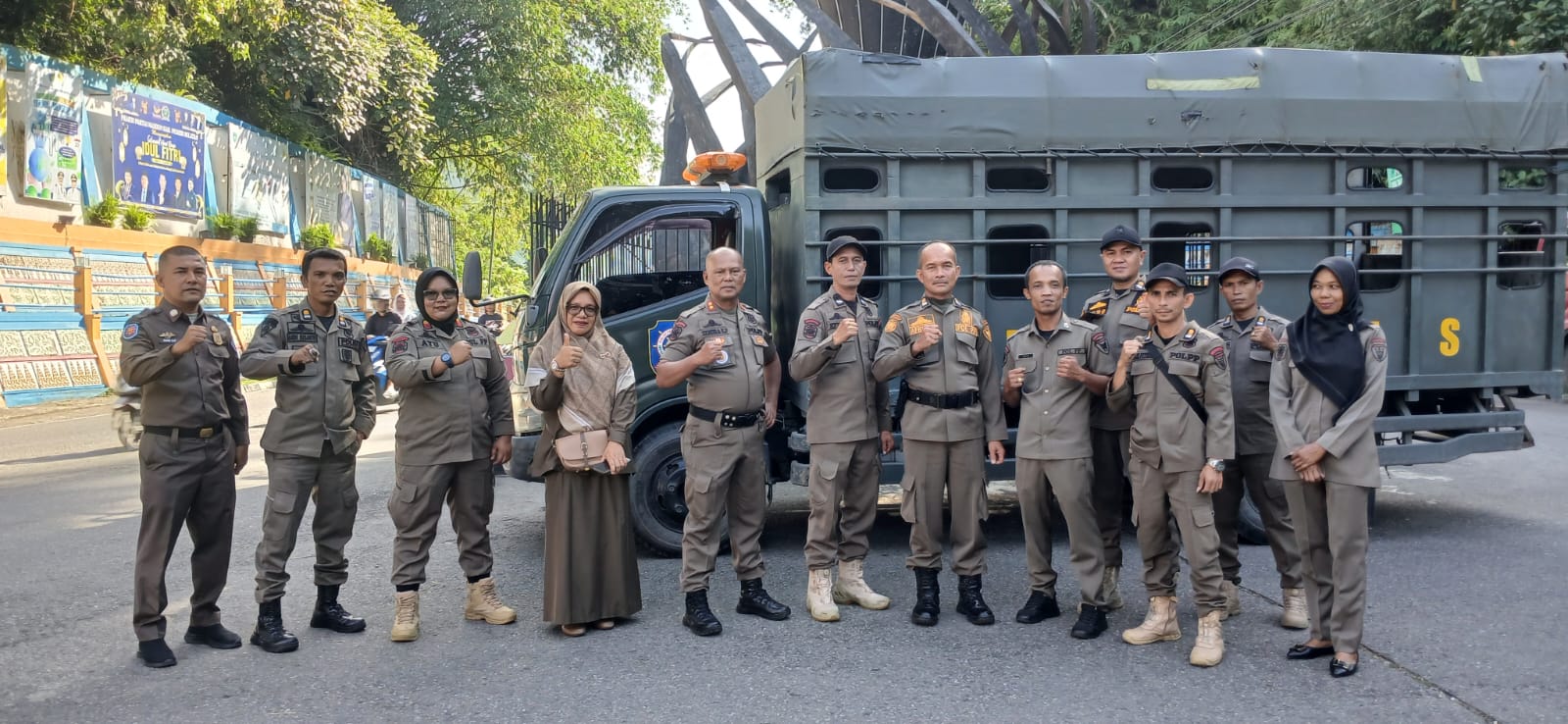 Jaga Ketertiban di Ruang Publik, Satpol PP Pesisir Selatan Tertibkan PKL di Bukit Putus