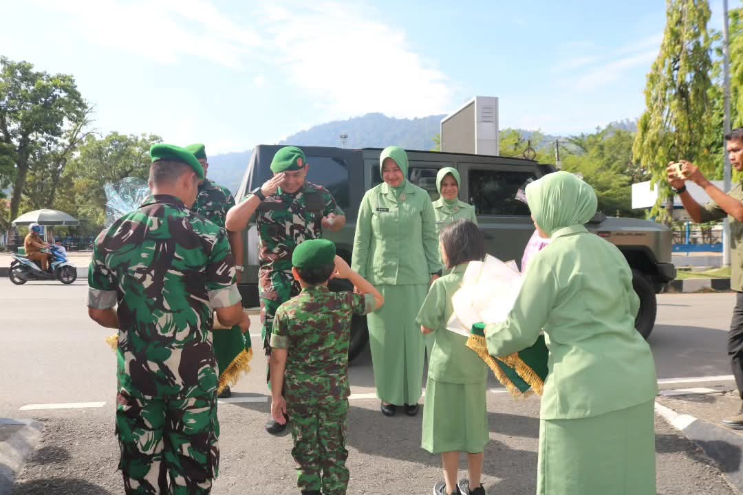 Penuh Haru dan Kekeluargaan, Kodim 0311/Pesisir Selatan Gelar Lepas Sambut Dandim