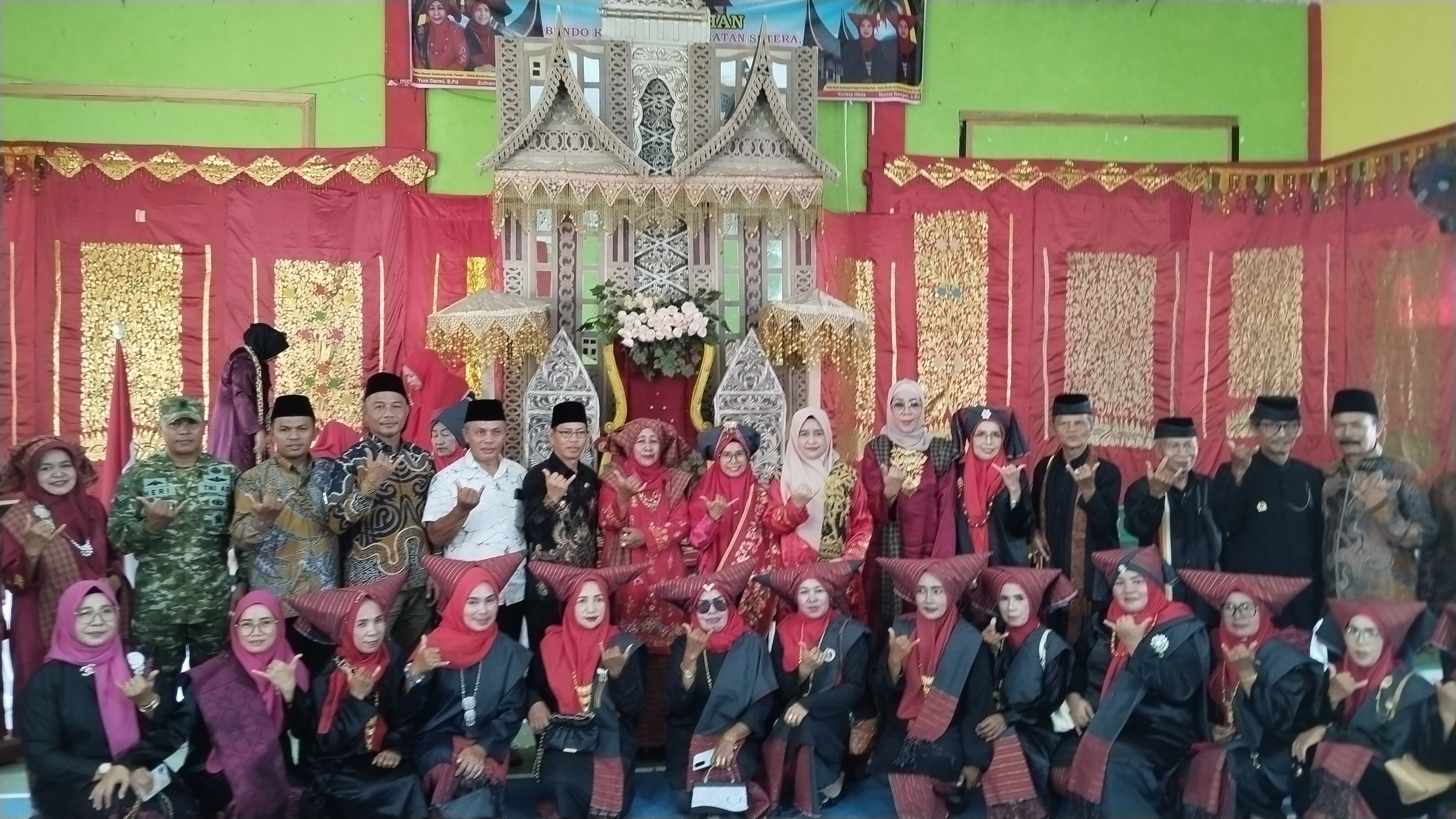 Jaga Adat di Tengah Perubahan Zaman, Bundo Kanduang Ampiang Parak dan Taratak Dikukuhkan