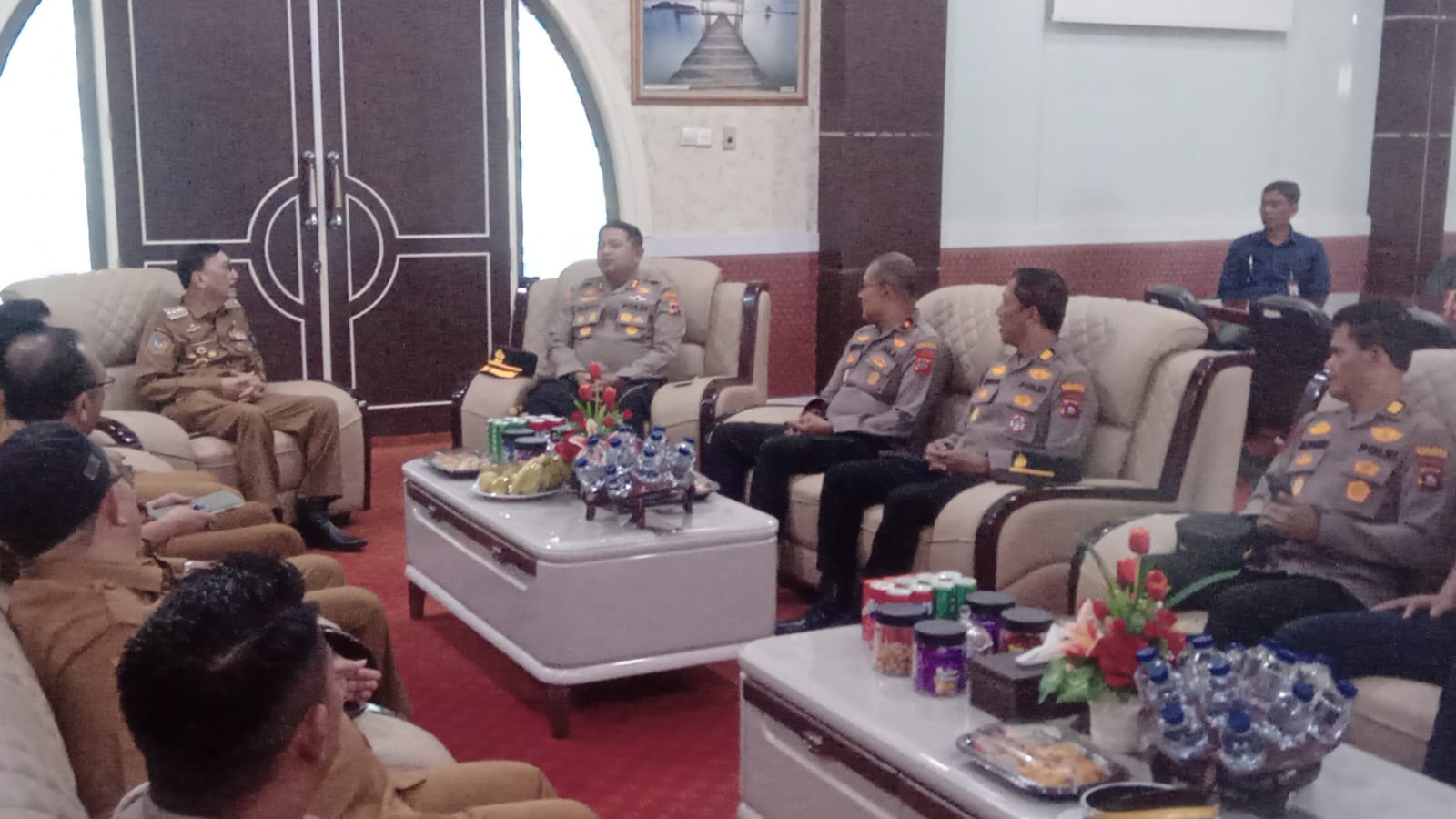 Kapolres Ricky Ricardo Silaturahmi ke Bupati Hendrajoni, Tegaskan Pemkab Pessel Siap Bersinergi