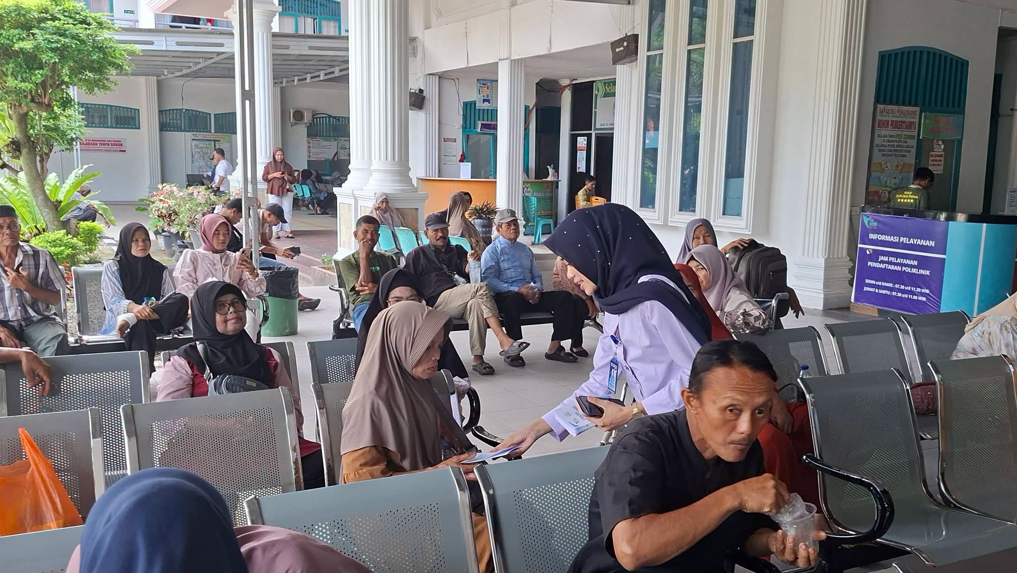 RSUD M. Zein Painan Edukasi Masyarakat tentang Bahaya Resistensi Antibiotik