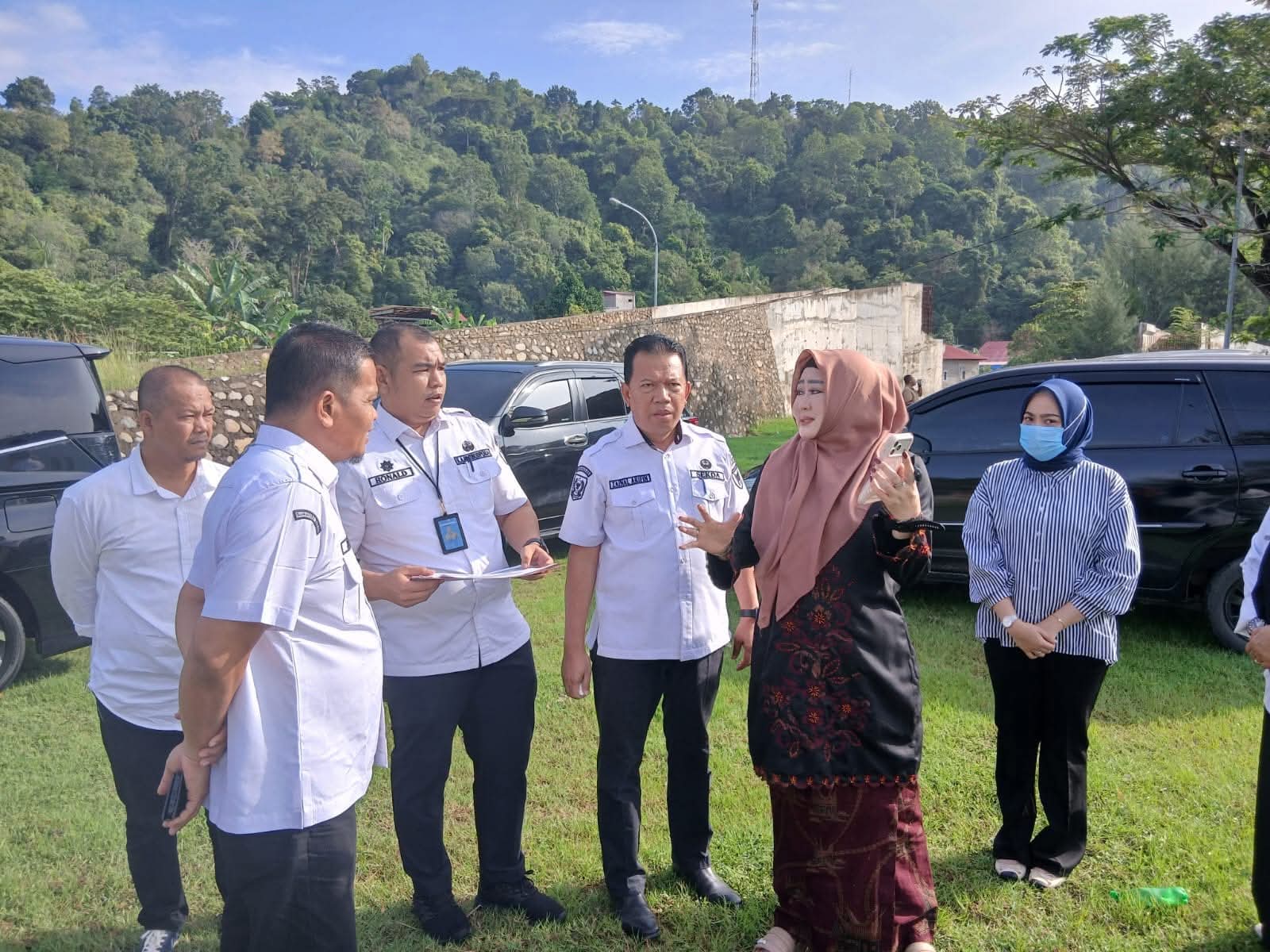 Lisda Hendrajoni Tinjau Penataan Pantai Carocok Painan, Dorong Pariwisata Pessel Semakin Bergeliat