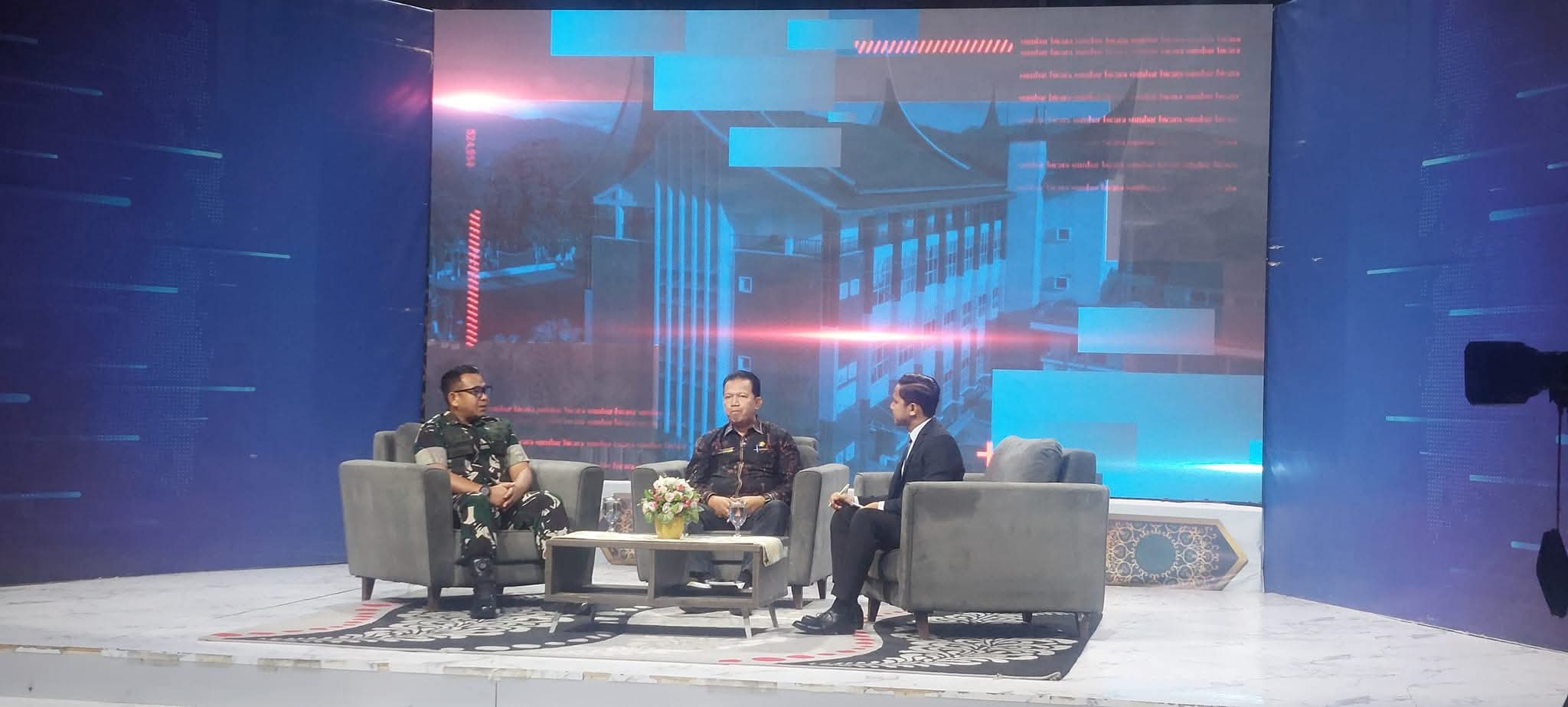 Sekda Zainal Arifin Bahas Capaian Pembangunan Pessel dalam Podcast Kodim 0311