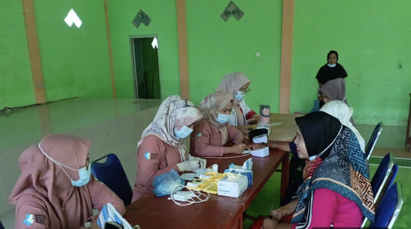 Dinkes PPKB bersama Puskesmas Kayu Gadang  Laksanakan Penemuan Kasus TB  Melalui Cek Kesehatan Gratis