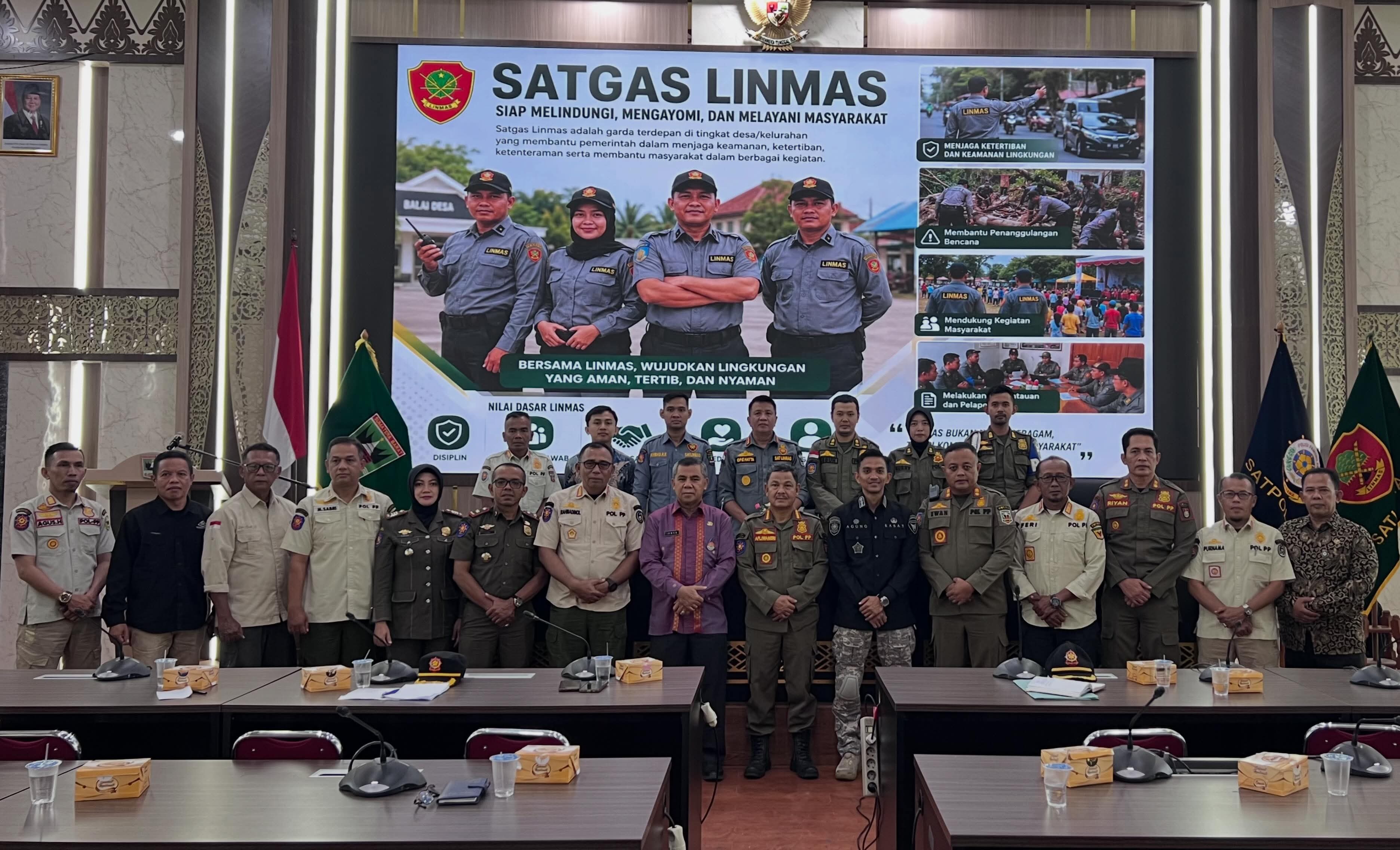 Satpol PP Pessel Perkuat Peran Satlinmas Jaga Ketenteraman dan Ketertiban Masyarakat