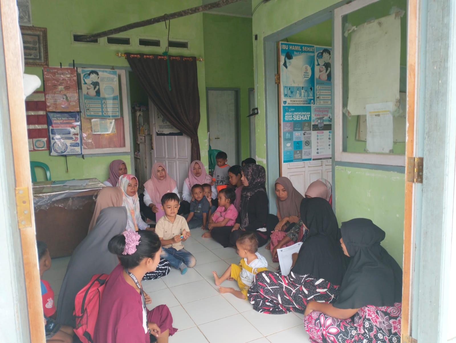 Petugas Puskesmas Kayu Gadang Sutera Selenggarakan Kelas Ibu Balita di Kampung Kayu Gadang