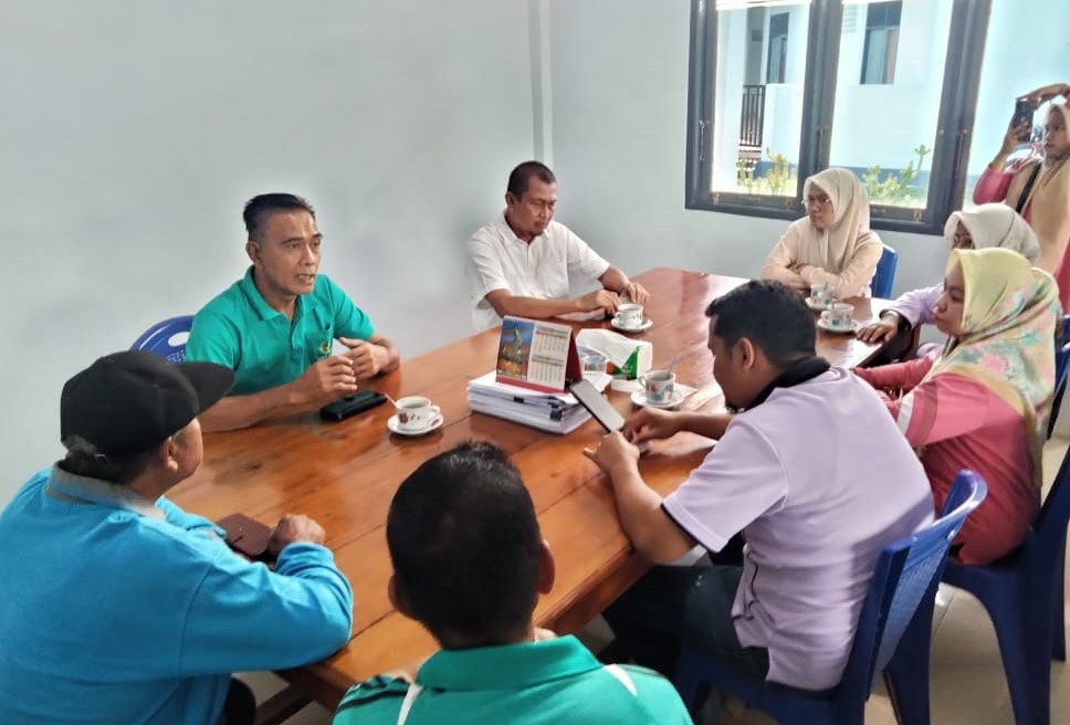 Dinas Pertanian Pessel Lakukan Mediasi Kemitraan Antara Koperasi LKMA Damar Rumput dengan PT Lopon