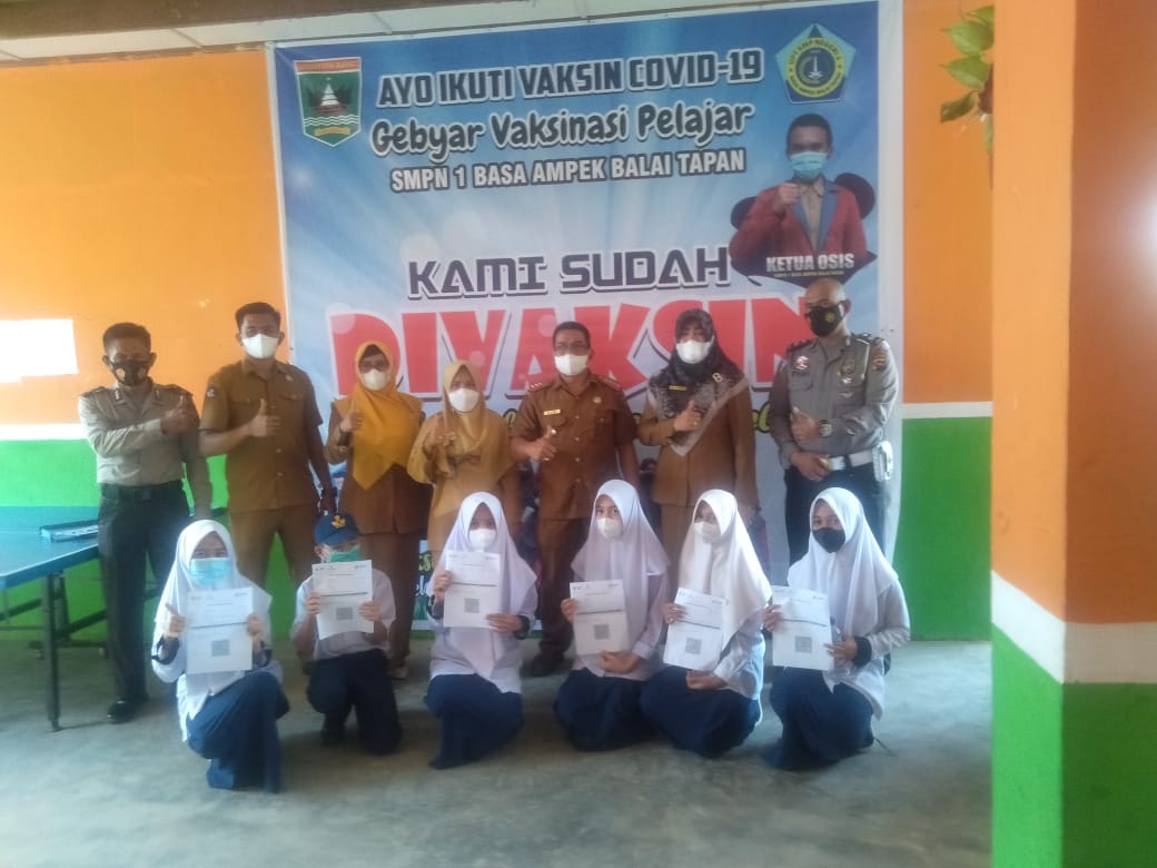  Ratusan Siswa SMP Negeri 1 BAB Tapan Ikuti Vaksin Covid-19  