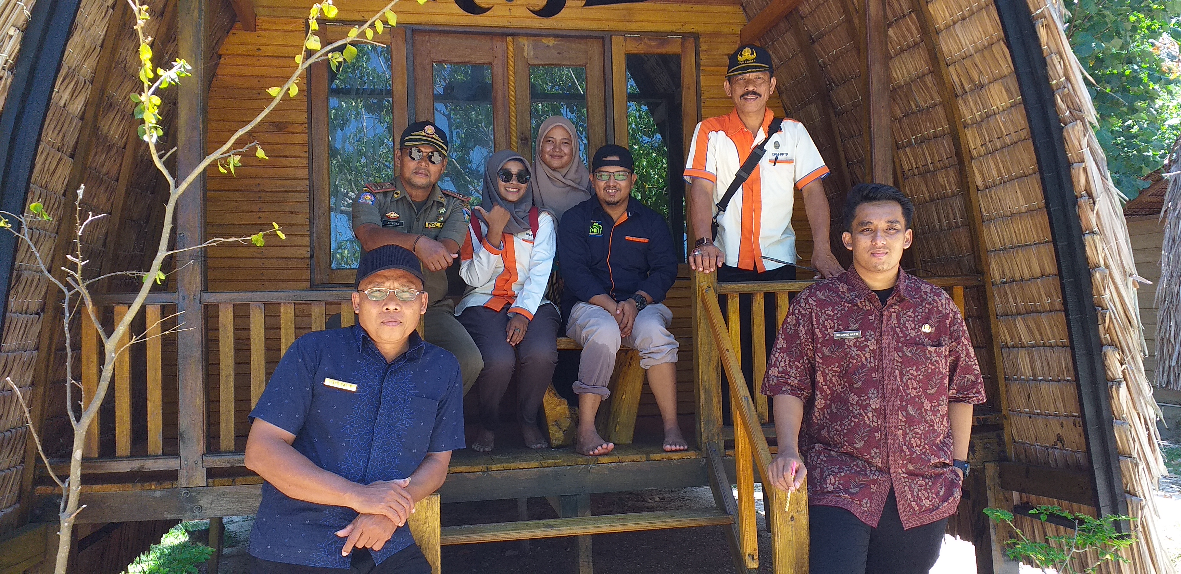 Tim Teknis Survey Lokasi Cafe/Homestay Batu Tabuan Beach Di Nagari Sungai Pinang Mandeh