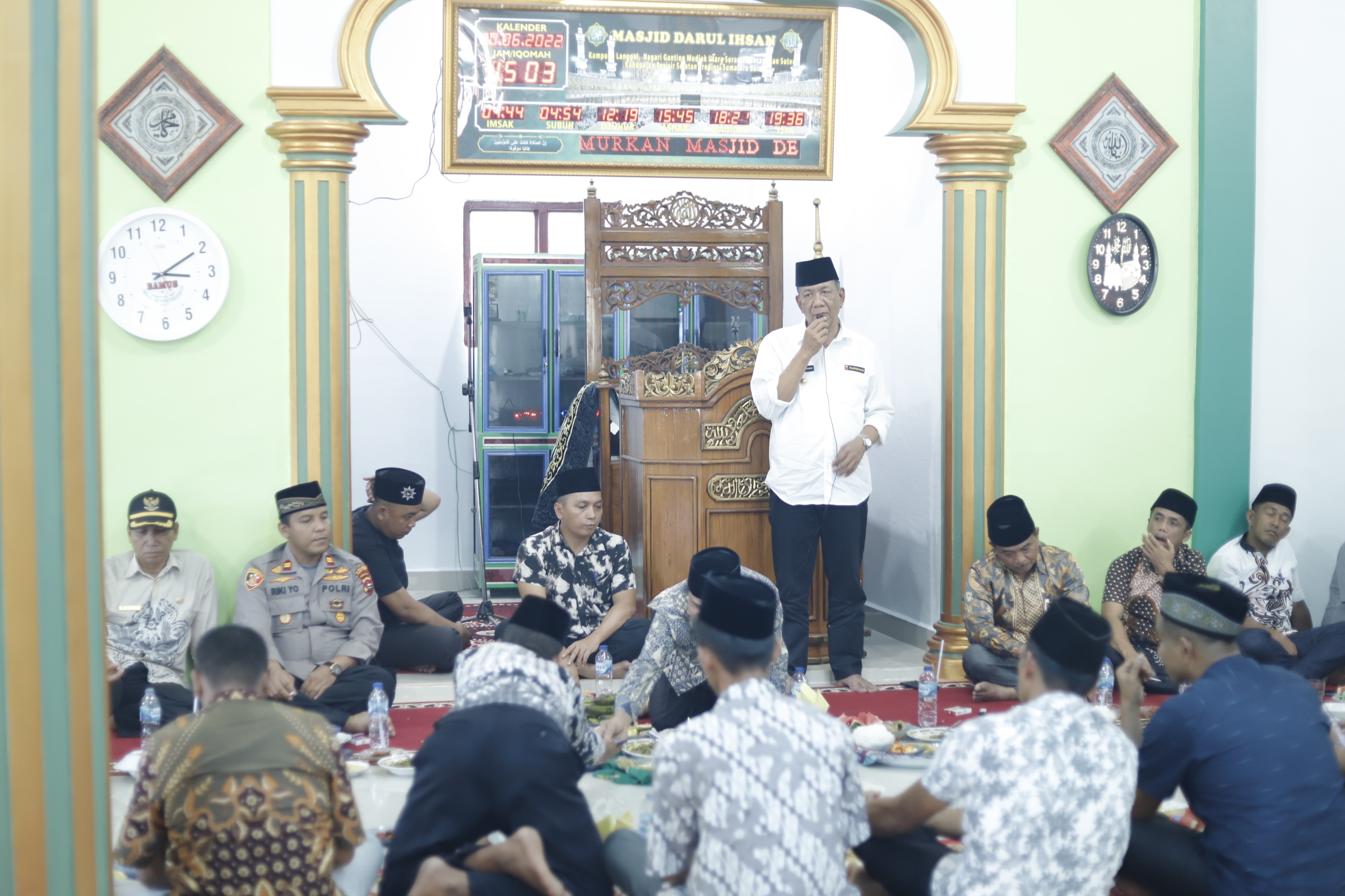 Bupati Pesisir Selatan komit usulkan perbaikan jalan Langgai ke provinsi