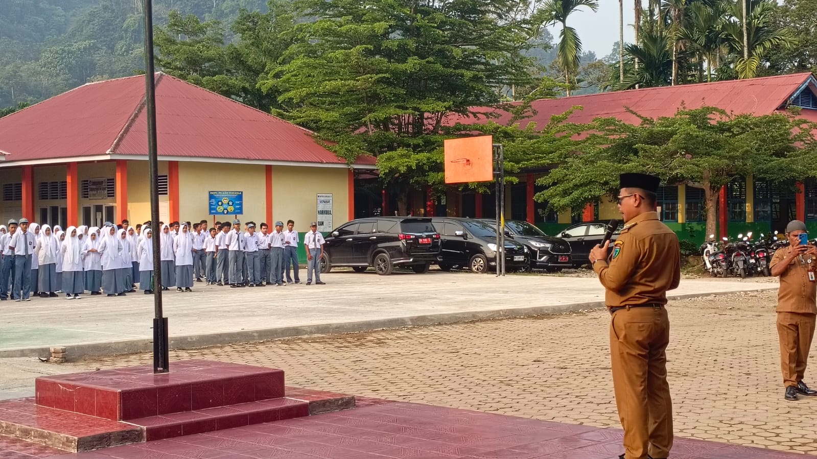 Wabup Risnaldi Ajak Pelajar SMAN 2 Batang Kapas Persiapkan Diri Hadapi Masa Depan