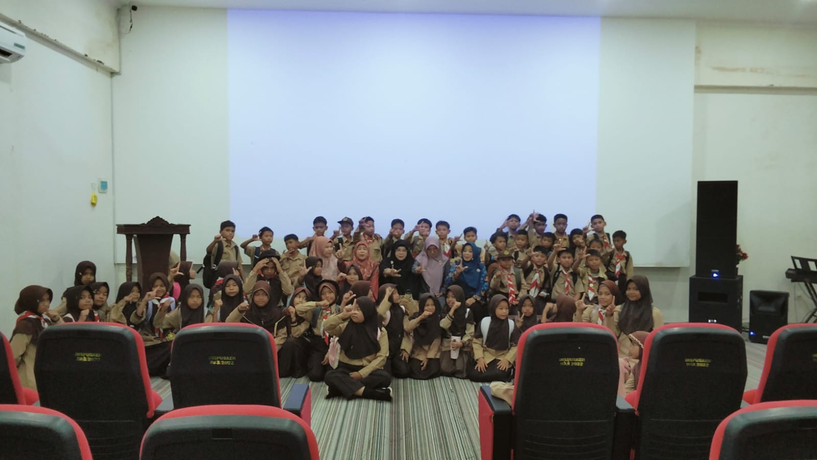MIN 3 Pessel Kunjungi Perpustakaan Daerah, Tanamkan Budaya Literasi Sejak Dini
