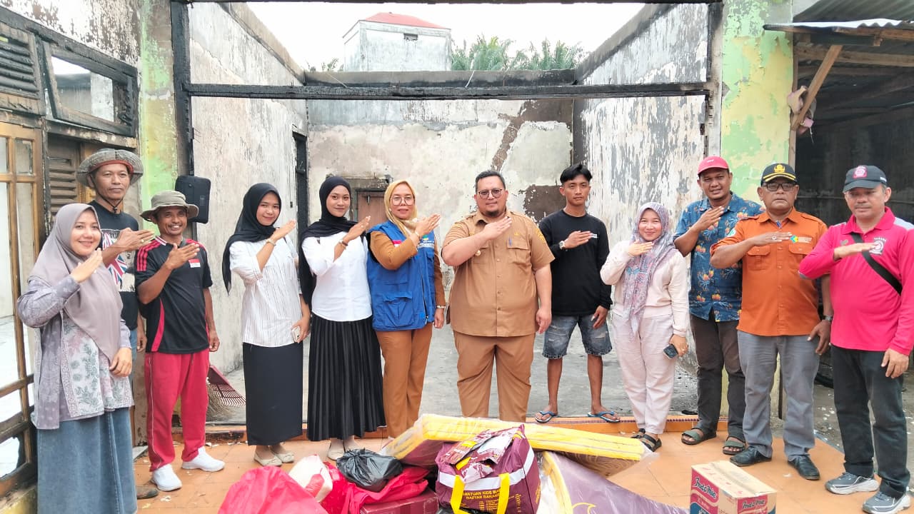 Kebakaran Hanguskan Rumah di Kudo-Kudo Indrapura, Dinsos Pessel Salurkan Bantuan dan Dirikan Tenda Keluarga
