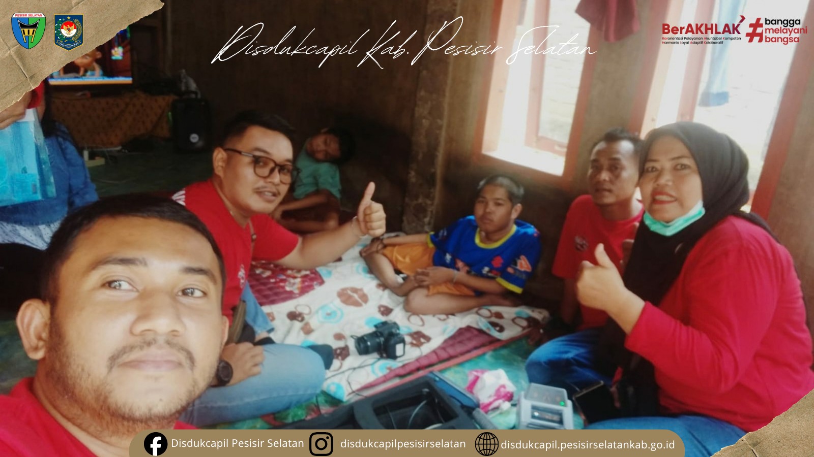 Disdukcapil Pessel Jemput Bola, Empat Penyandang Disabilitas di Limau Gadang Lumpo Direkam KTP-el
