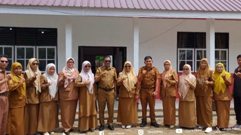 Kepala Dinas Pendidikan Lakukan Pembinaan dan Evaluasi di SDN 18 Tebing Tinggi dan SDN 04 Pasar Surantih