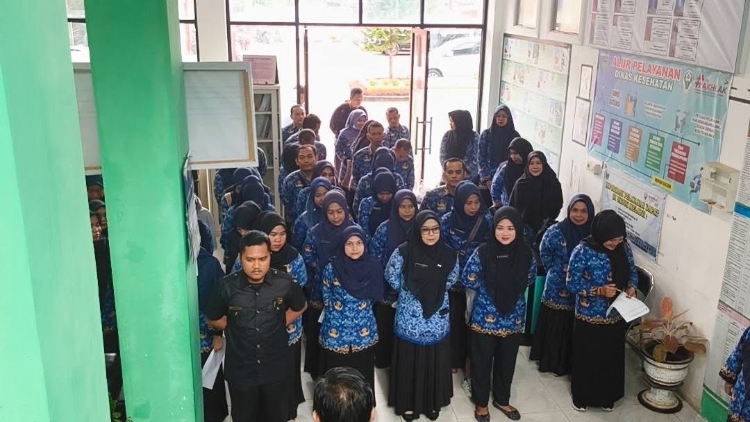 Gerimis Tak Hentikan Apel Pagi, Dinkes PPKB Pessel Pacu Realisasi Anggaran dan Agenda Strategis Daerah