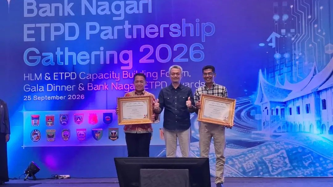 Kabupaten Pesisir Selatan Raih Penghargaan Terbaik II Kategori Inovasi Digitalisasi PAD