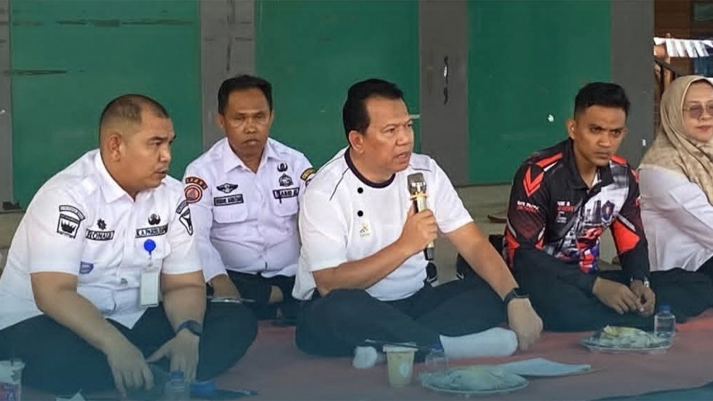 Dinas Pariwisata Kebudayaan Kepemudaan dan Olahraga Gelar Pertemuan Bersama Pelaku Usaha di Kawasan Pantai Carocok Painan