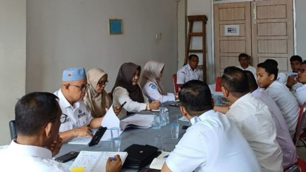 Dinas Pendidikan Kabupaten Pesisir Selatan Gelar Rapat Evaluasi Kinerja Pejabat