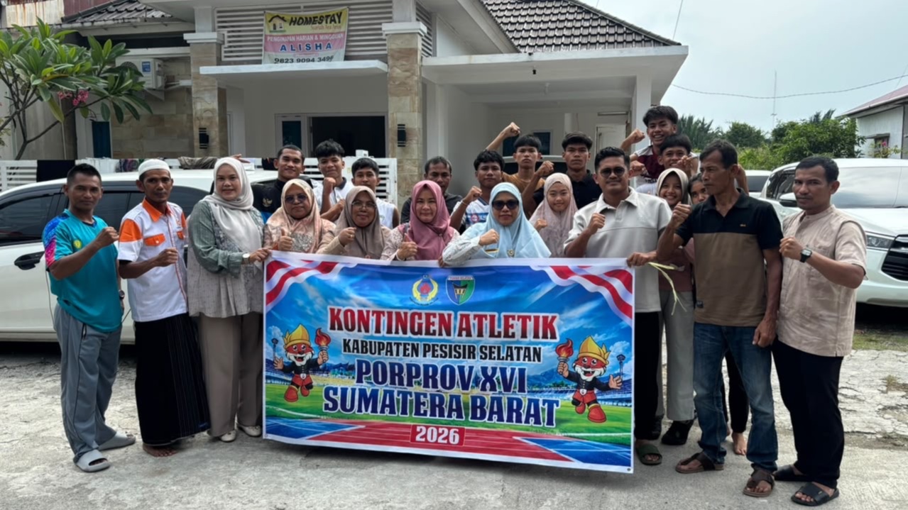 Kadinkes PPKB Pessel Sambangi Kontingen Atletik dan Biliar di Kabupaten Solok