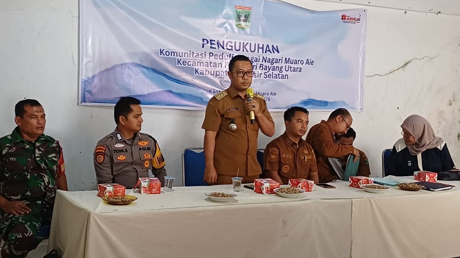 Camat IV Nagari Bayang Utara Kukuhkan Komunitas Pedulii Sungai Nagari Muaro Aie