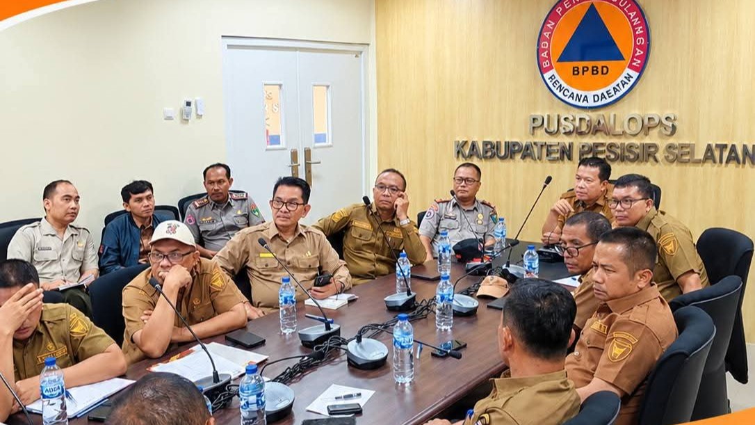 Sekda Zainal Arifin Pimpin Rapat Darurat, Pemkab Pessel Perkuat Koordinasi Hadapi Banjir dan Longsor