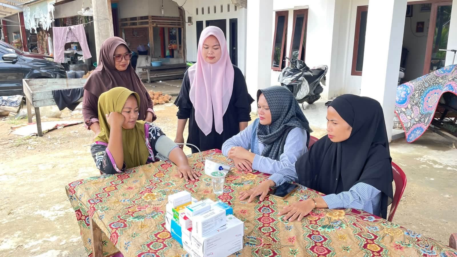 Peduli Kesehatan Korban Banjir, Puskesmas Tapan Turun Langsung ke Permukiman Warga