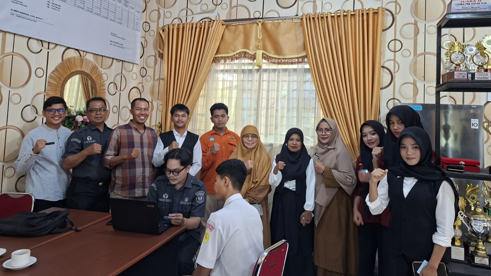 Bawaslu Pessel Temukan Dua Siswa Pemilik KTP Belum Terdaftar sebagai Pemilih