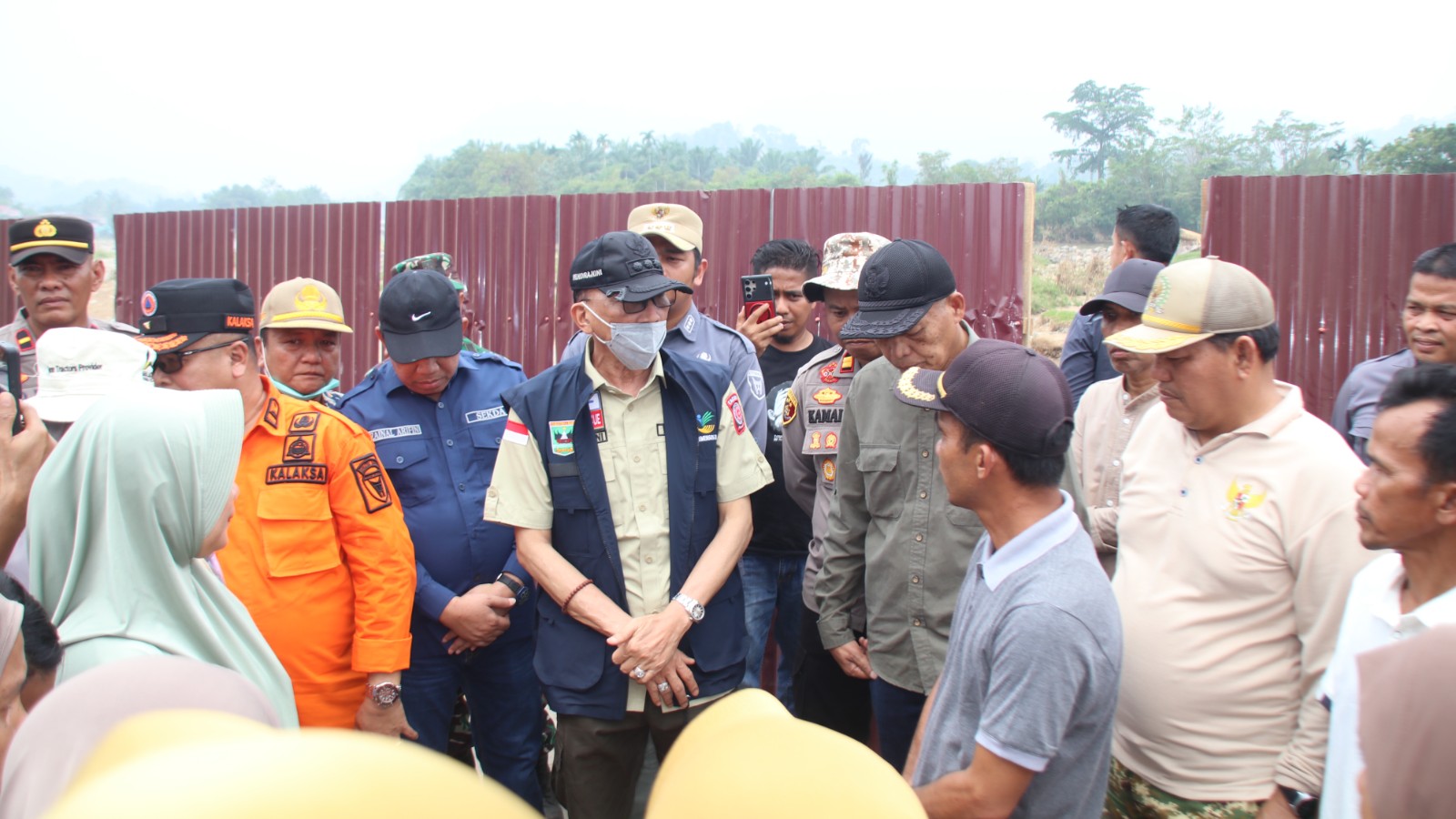 Bupati Hendrajoni Imbau Warga Pessel Waspada Kabut Asap, Tegaskan Jangan Membakar Hutan dan Lahan