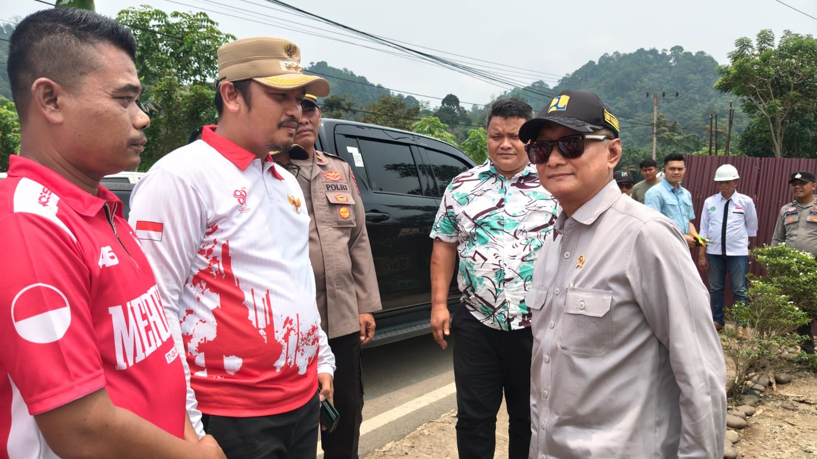 Wabup Risnaldi Dampingi Menteri PU Tinjau Lokasi Banjir dan Longsor di Tapan