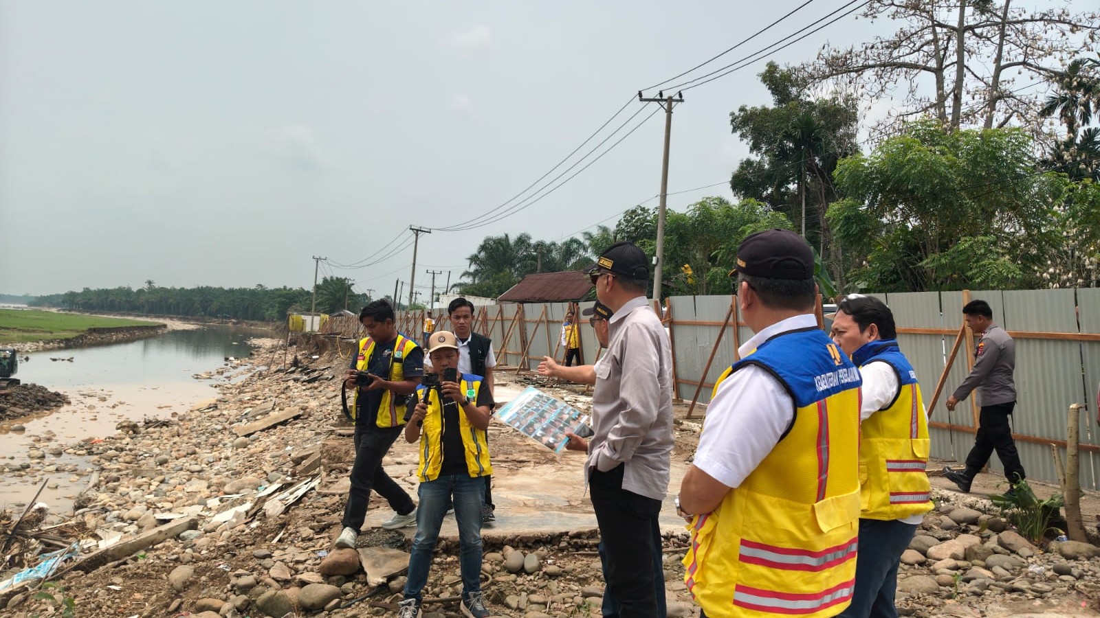 Menteri PU Tinjau Jalan Tapan–Batas Jambi, Penanganan Permanen Disiapkan Rp17,5 Miliar