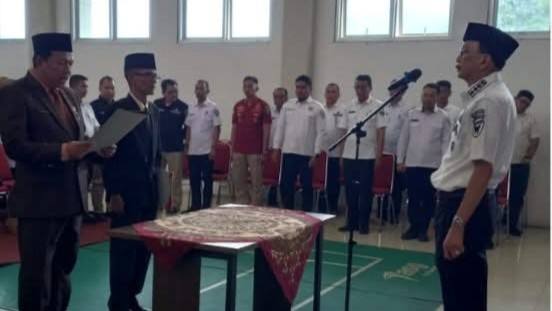 Bupati Hendrajoni Lantik Dewan Pengawas PDAM Tirta Langkisau dan Sekwan