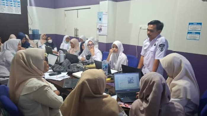 Persiapan Akreditasi, RSUD M Zein Painan Evaluasi Dokumen dan Sosialisasikan SPEAK HOSPITAL