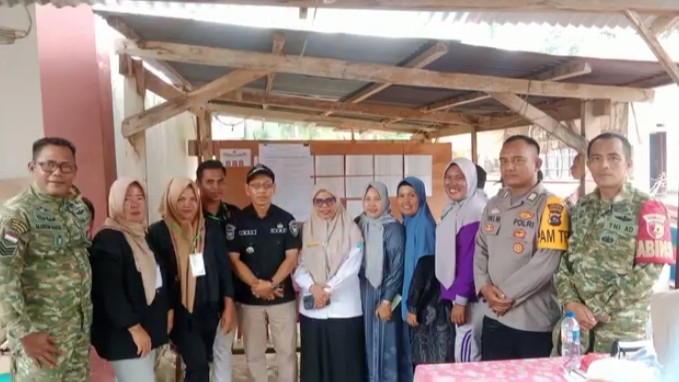 Kepala Dinkes PPKB Pessel Tinjau Pelaksanaan Pilwana Serentak 2026 di Kecamatan Sutera