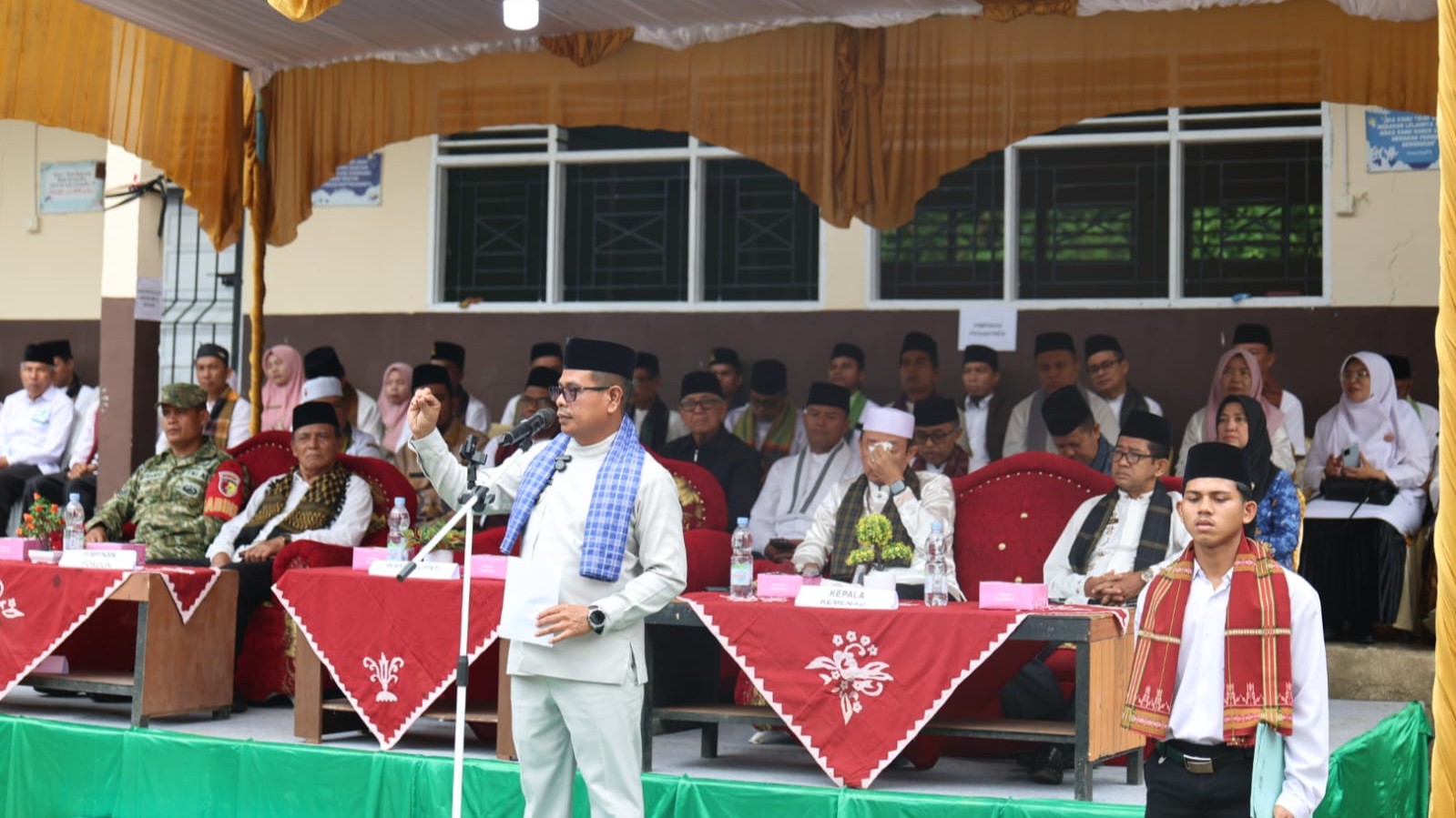 Pimpin Peringatan Hari Santri 2026, Wabup Risnaldi Motivasi Santri Pessel Berani Bermimpi Besar