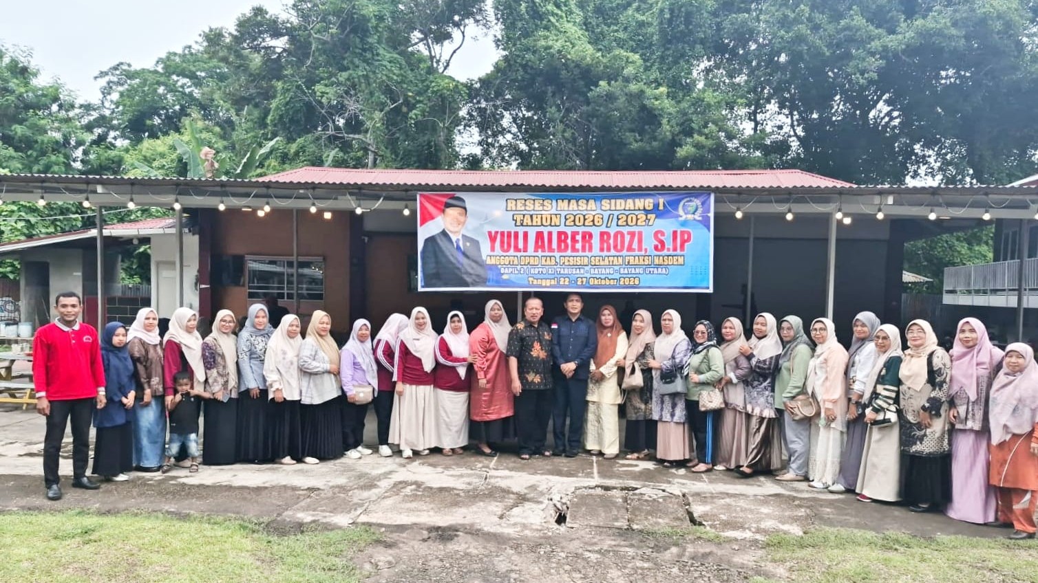 Anggota DPRD Pesisir Selatan Yuli Alber Rozi di Kecamatan IV Jurai