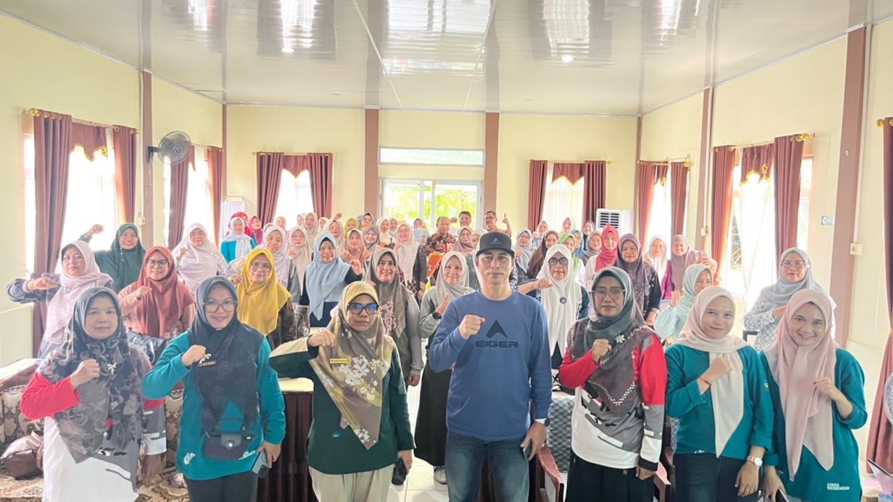 Tekan AKI dan AKB, Dinkes PPKB Pesisir Selatan Gelar Evaluasi Tatalaksana Bersama Tim PONEK-PONED
