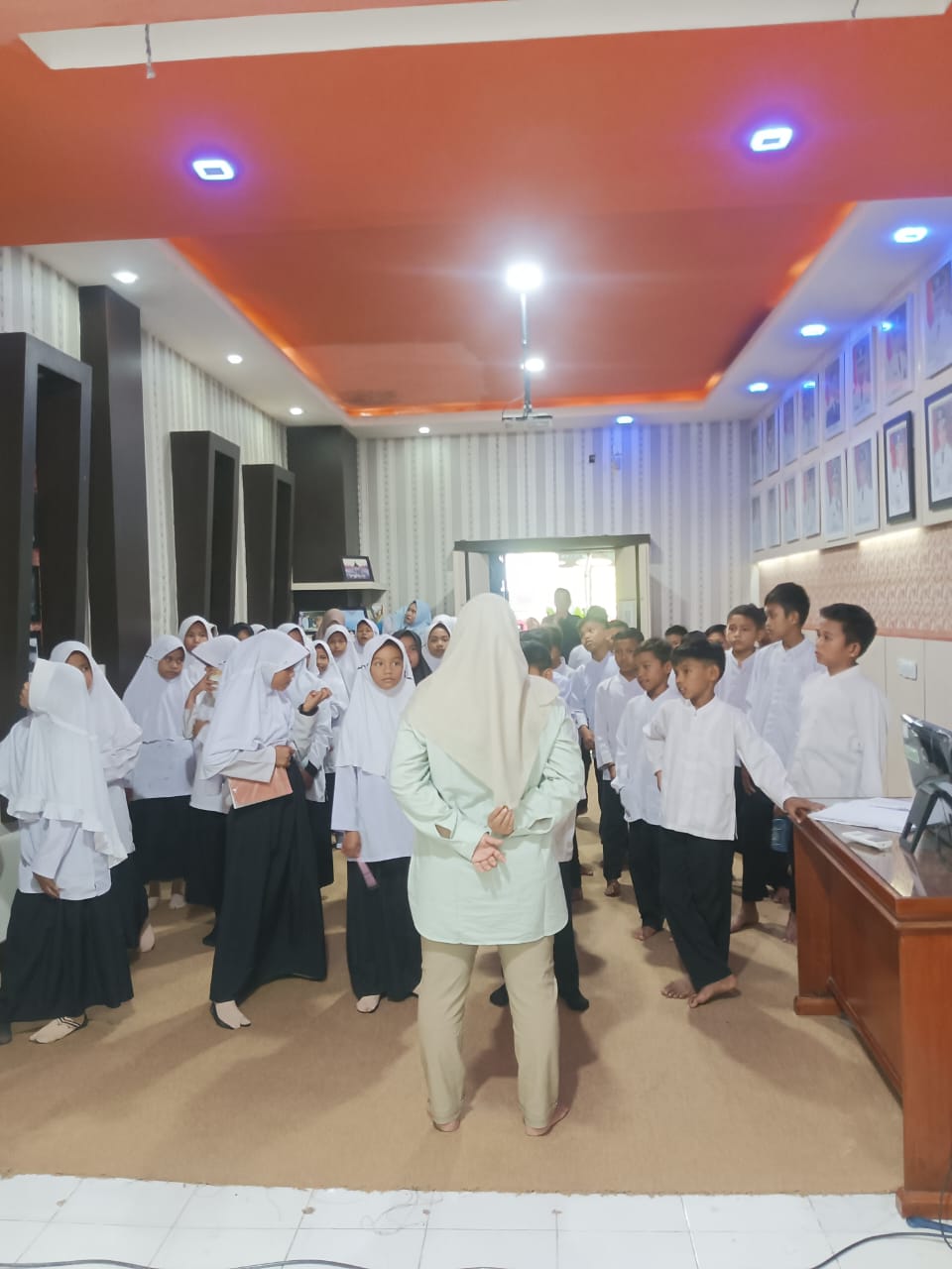 MIN 1 Pessel Kunjungi Perpustakaan Daerah, Belajar Sejarah dan Cinta Literasi