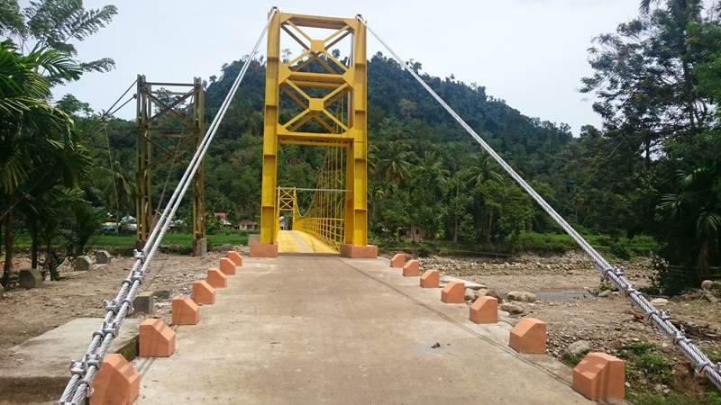 Jembatan Gantung yang menelan dana  APBN Rp 1,9 Milyar lebih  di nagari Tambang kecamatan IV Jurai Pessel selasai dibangun
