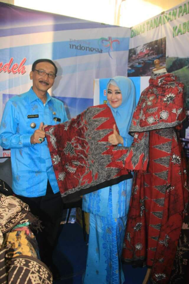 Lisda Hendrajoni : Fashion Street On The Beach Untuk Promosi Produk Lokal Pessel